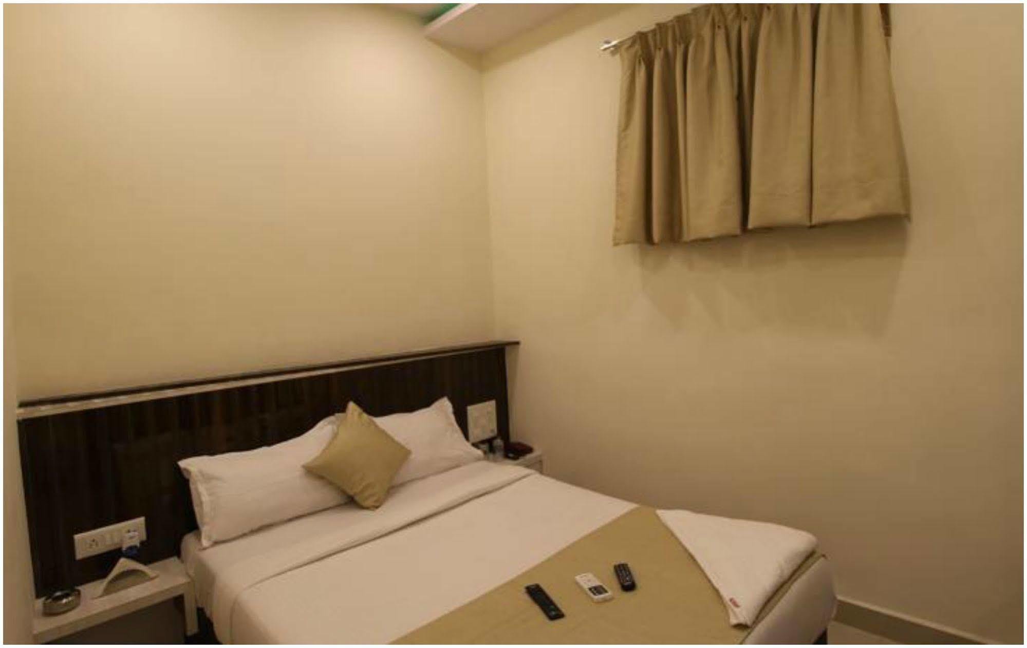 Treebo Trip Ashir Inn Mumbai Exterior foto